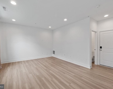 3307 Streamlet Ln - Photo Thumbnail 4