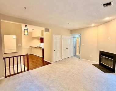 2702 Summerview Way - Photo Thumbnail 5