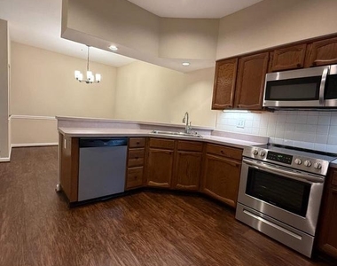 2702 Summerview Way - Photo Thumbnail 3