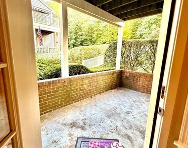 2702 Summerview Way - Photo Thumbnail 14