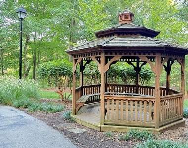 2702 Summerview Way - Photo Thumbnail 15