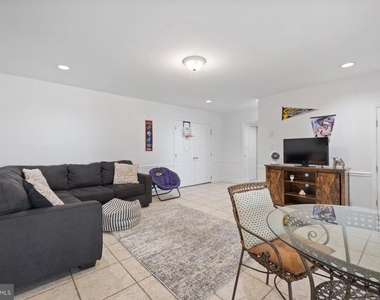 1800 Greer Court - Photo Thumbnail 3