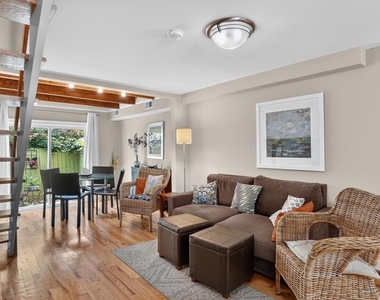 35 Pinkney Street - Photo Thumbnail 13