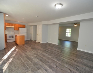 1161 Gwynne Avenue - Photo Thumbnail 4
