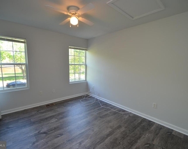 1161 Gwynne Avenue - Photo Thumbnail 18