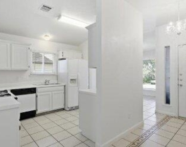 9001 Anna St - Photo Thumbnail 5