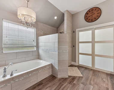 3219 Ash Glen Ln - Photo Thumbnail 18