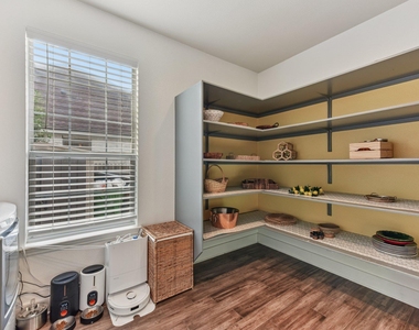 3219 Ash Glen Ln - Photo Thumbnail 12