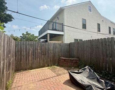 1810 N Union Street - Photo Thumbnail 18