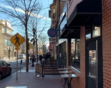833 N Market Street - Photo Thumbnail 15