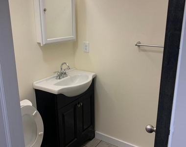 833 N Market Street - Photo Thumbnail 11