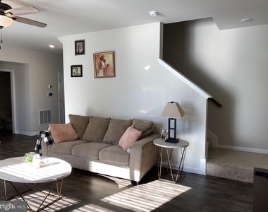 225 Fellowship Drive - Photo Thumbnail 2