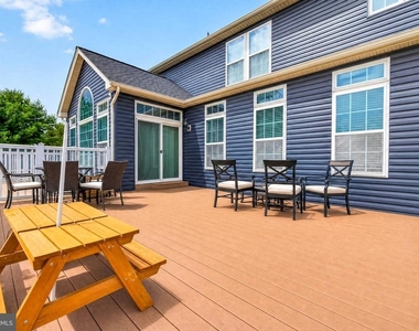 206 Markham Court - Photo Thumbnail 18