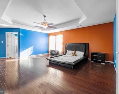 206 Markham Court - Photo Thumbnail 23