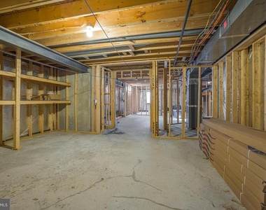 206 Markham Court - Photo Thumbnail 34