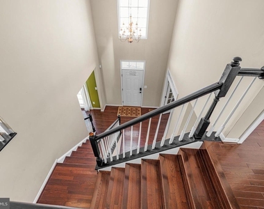 206 Markham Court - Photo Thumbnail 22