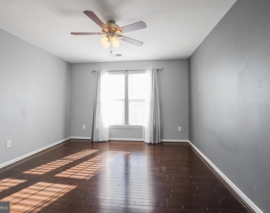 206 Markham Court - Photo Thumbnail 30