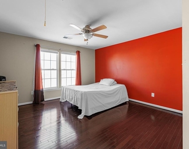 206 Markham Court - Photo Thumbnail 28