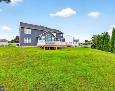 206 Markham Court - Photo Thumbnail 39