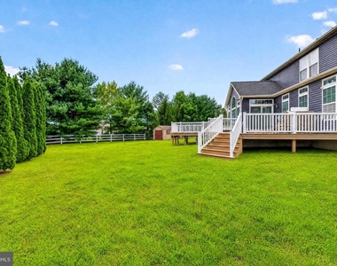 206 Markham Court - Photo Thumbnail 38
