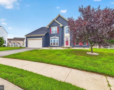 206 Markham Court - Photo Thumbnail 2