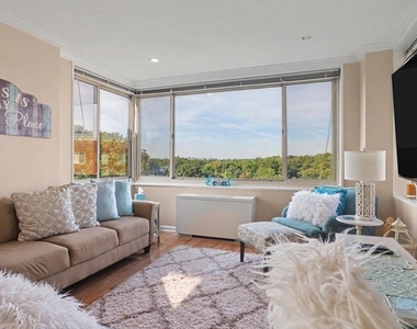 4000 Tunlaw Road Nw - Photo Thumbnail 3