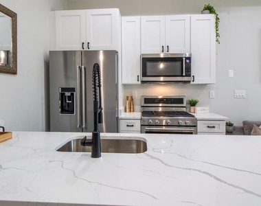 1239 5th Street Nw - Photo Thumbnail 16