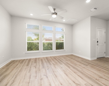 605 W South St - Photo Thumbnail 11