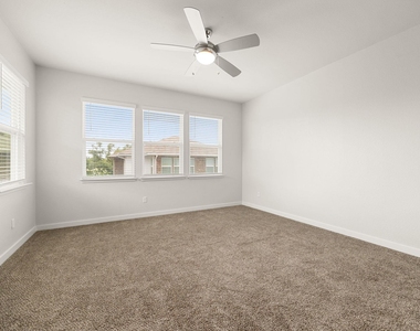 605 W South St - Photo Thumbnail 17
