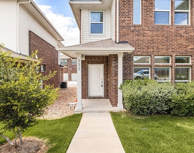605 W South St - Photo Thumbnail 2