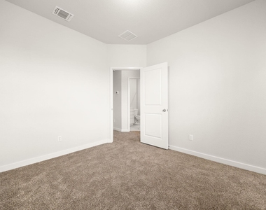 605 W South St - Photo Thumbnail 28