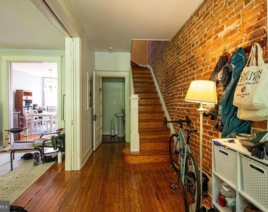 148 Adams Street Nw - Photo Thumbnail 3