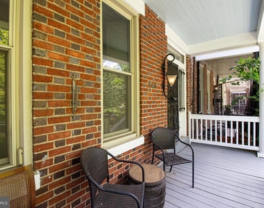 148 Adams Street Nw - Photo Thumbnail 2