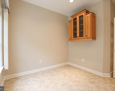 722 Capitol Square Place Sw - Photo Thumbnail 10