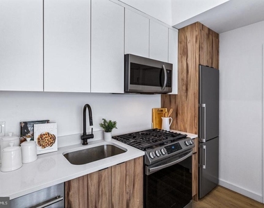 3817 Georgia Avenue Nw - Photo Thumbnail 15