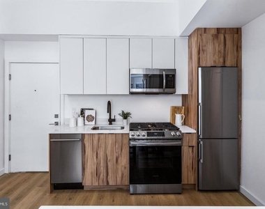 3817 Georgia Avenue Nw - Photo Thumbnail 16