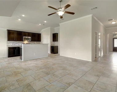 330 Briar Park Dr - Photo Thumbnail 4