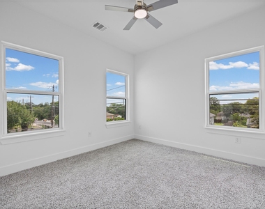 7310 Carver Ave - Photo Thumbnail 11