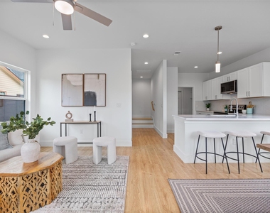 7310 Carver Ave - Photo Thumbnail 1