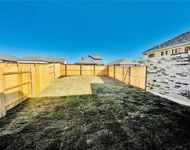 2945 Sage Ranch Dr - Photo Thumbnail 8