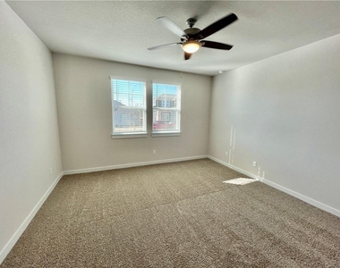 2945 Sage Ranch Dr - Photo Thumbnail 4