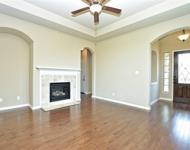 120 W Adelanta Pl - Photo Thumbnail 9