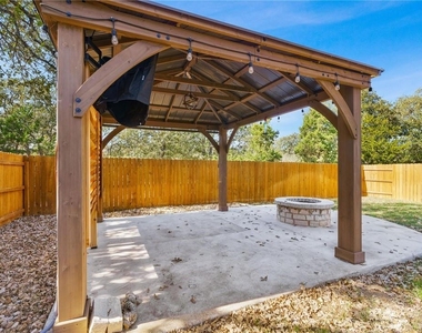 941 Del Raphael Dr - Photo Thumbnail 26