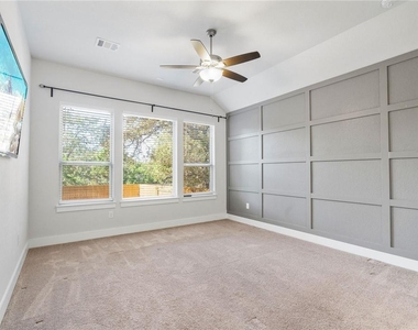 941 Del Raphael Dr - Photo Thumbnail 18
