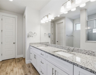 941 Del Raphael Dr - Photo Thumbnail 19