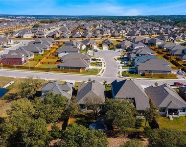 941 Del Raphael Dr - Photo Thumbnail 32