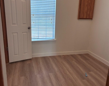 230 Matthew Cove Cv - Photo Thumbnail 6