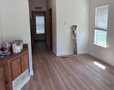 230 Matthew Cove Cv - Photo Thumbnail 2
