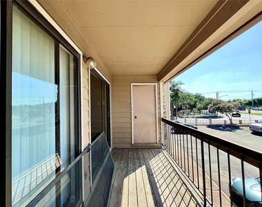 8600 Fathom Cir - Photo Thumbnail 10