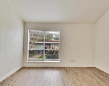 6910 Lovely Ln - Photo Thumbnail 9